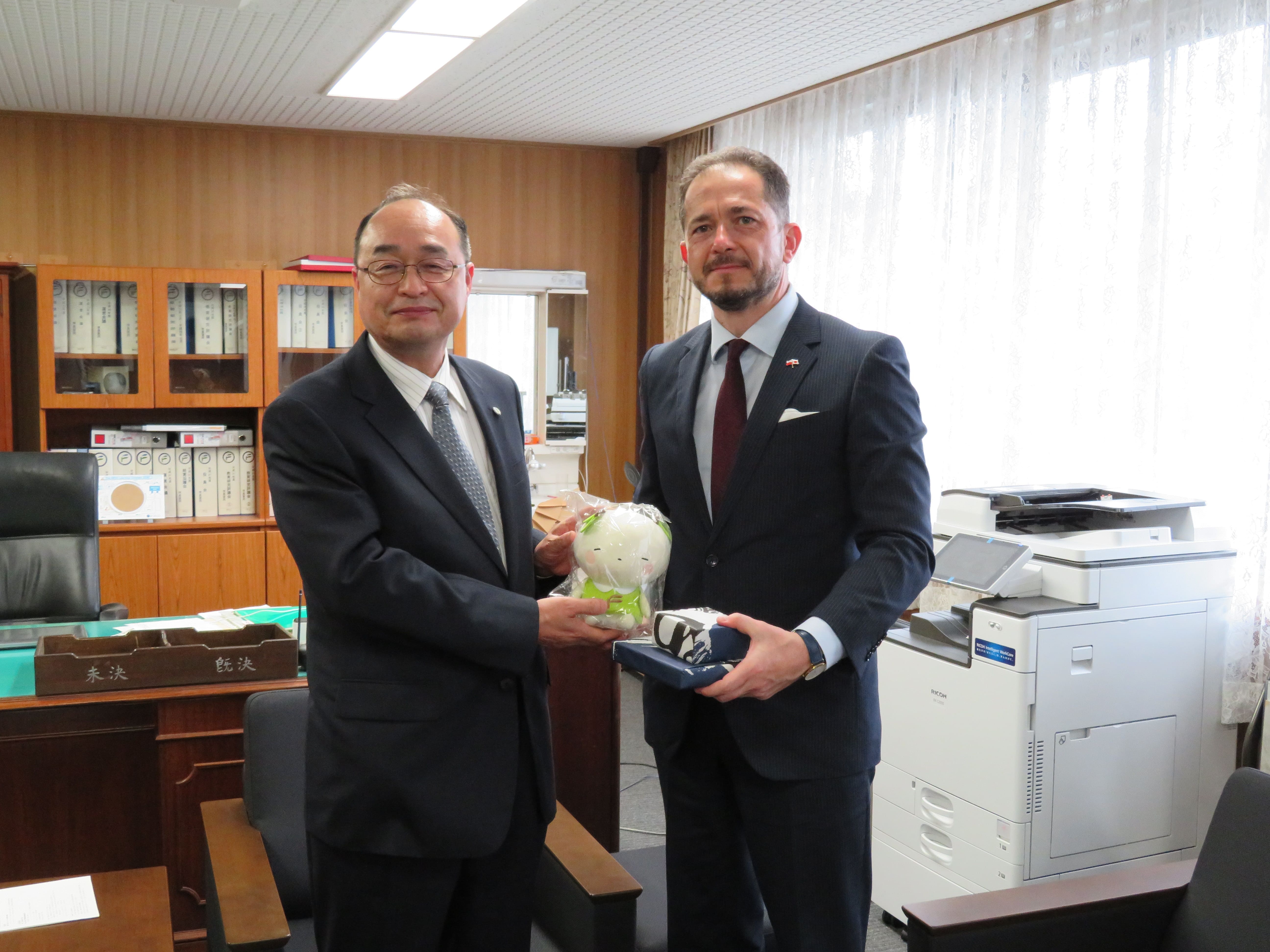Ambassador Milewski paid a courtesy visit to President Miura